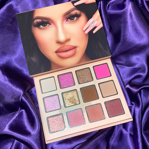 Beauty Creations x Murillo Twins Palette - Picture 2 of 3